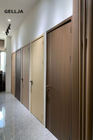 Porte de chambre moderne en bois massif pré-montée GELLJA, norme européenne, isolation phonique, cadre en verre, ouverture coulissante, finition complète