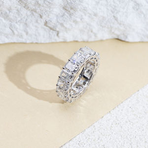 แหวนเพชรรูปไข่สีชมพู 18K รุ่น MSR-2054 ของ Messi Jewelry สำหรับผู้หญิง - Product Image 3