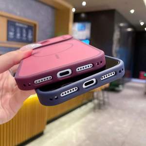 Funda Magnética de Alta Calidad Color Rojo Cereza para iPhone 18 Pro Max 17 Pro, Resistente al Agua y a Impactos, Protectora de la Parte Trasera - Product Image 6