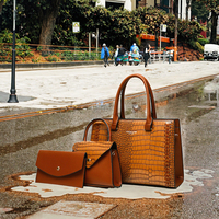 Set Tas Wanita Mewah 3in1 Bahan PU dengan Logo Custom, Model Flap, Termasuk Tas Selempang dan Tas Jinjing dengan Pola Kulit Buaya, Tali Rantai, dan Ritsleting, Cocok untuk Musim Panas