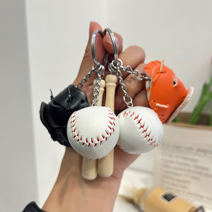 Llavero de bate de béisbol al por mayor, llavero deportivo de aleación metálica con mini accesorios de guante de béisbol para niños, niñas, aficionados a equipos, fiestas y atletas - Product Image 1