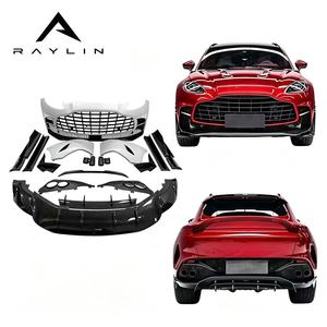 Kit carrosserie Aston Martin <span class=keywords><strong>DBX</strong></span> Upgrade 707 en carbone sec : pare-chocs avant, feux de jour (DRL), jupes latérales, garde-boue arrière, embouts d'échappement, aileron de toit - Product Image 1