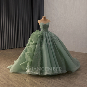 Robe de bal de soirée de luxe verte RSM251131 avec décolleté cœur, sequins, perles, dos lacé, traîne chapelle et boutons - Product Image 4