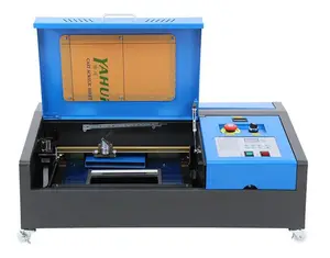 Mini Desktop Rubber Graveermachine 3020 Co2 Lasergravure Lasersnijmachine Voor Rubber Lederen Doek Glas Papier