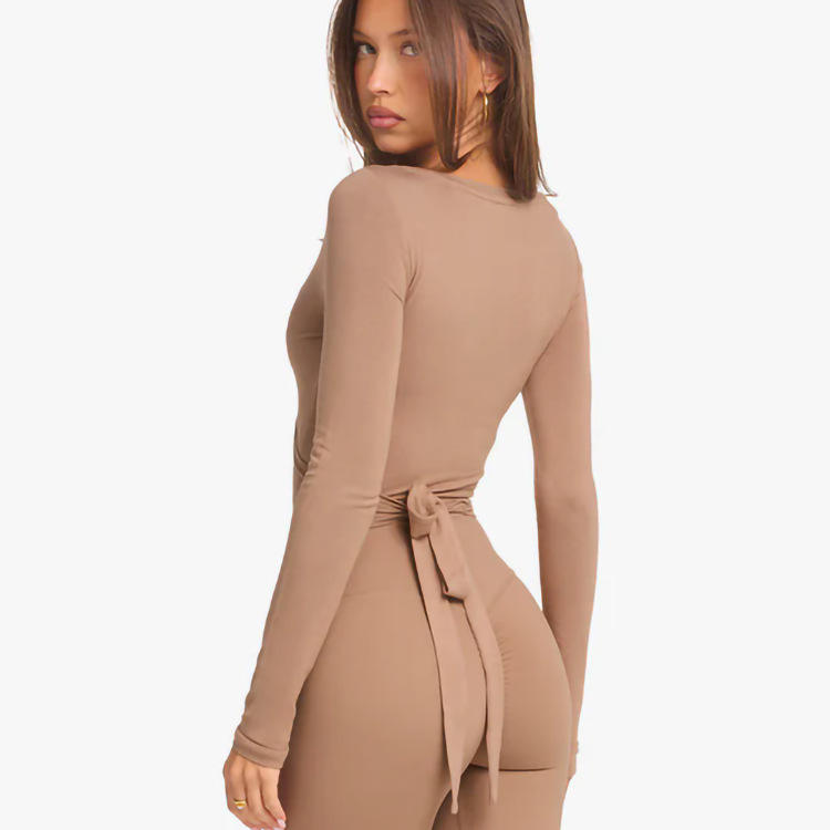 สีกากีอ่อน