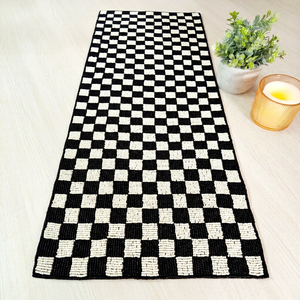 Chemin de table rectangulaire en tissu noir et blanc à motif damier, moderne et luxueux, tapis et sous-plats antidérapants, écologiques et durables - Product Image 1
