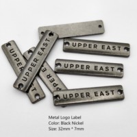 Étiquettes métalliques personnalisées de différentes formes avec logo de marque en relief pour vêtements/textiles, étiquettes de marque à coudre