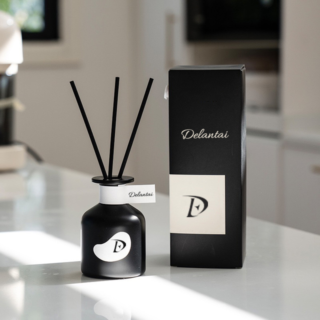 Luxury Aroma Reed Diffuser Set Wholesale Price Oil Fragrance for Bedroom Living Room Home and Hotel for Toilet Use