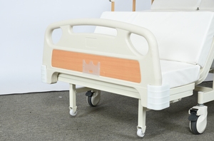 Letto di cura manuale a doppio uso vasino buco 4-manovella Design conveniente per la terapia di riabilitazione di terapia ospedaliera a domicilio - Product Image 4