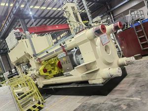 Extrudeuse de machine de presse d'extrusion de profil en aluminium 1250T pour faire la frontière solaire de cadre de porte et de fenêtres - Product Image 2