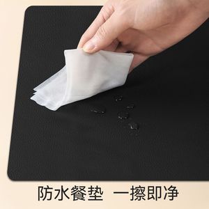 Tapis pour gamelle d'aliments pour animaux de compagnie pour chats, noir, imperméable, antidérapant, facile à nettoyer, forme carrée - Product Image 4