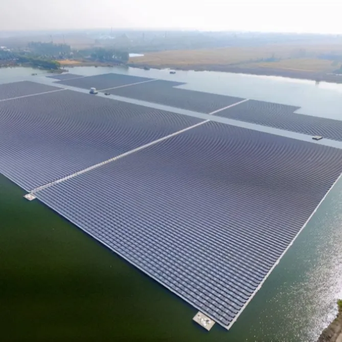 Réservoir solaire PV flottant lac Structure de montage flottante solaire 50kw Système d'énergie solaire pour usage commercial