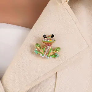 만화 오일 드롭 개구리 브로치-유럽과 미국 스타일을위한 다목적 에나멜 개구리 옷깃 핀, 제조업체 도매