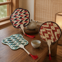 Éventail en bambou tissé à la main, éventail décoratif en paille avec pompon, cadeau pour cérémonie du thé et danse, vente en gros OEM, éventail tissé à la main