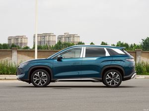 Remise disponible sur la nouvelle énergie Byd Song L Suv 550/662km Rwd Véhicule électrique Charge rapide EV Car Byd 2024 - Product Image 6