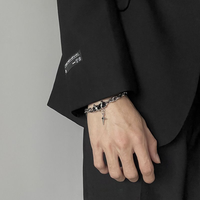 Bracelet en zircon noir en forme de croix - Convient aux hommes et aux femmes, avec une touche légère et luxueuse haut de gamme