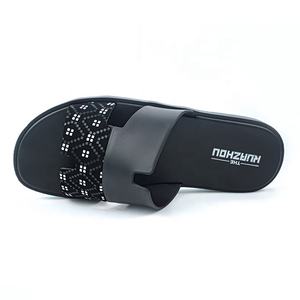 Sandales plates pour femmes en PVC ajouré, nouveau design, tendance mode maison, décontractées, antidérapantes, pantoufles pour femmes - Product Image 4