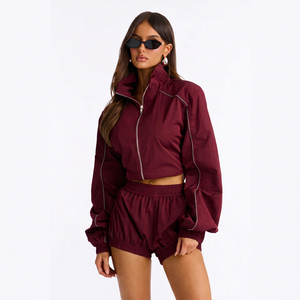 Ensemble coupe-vent léger pour femmes, couleur bordeaux, sweat à capuche et short, vêtements de sport décontractés, survêtement assorti 2 pièces, taille élastique - Product Image 1