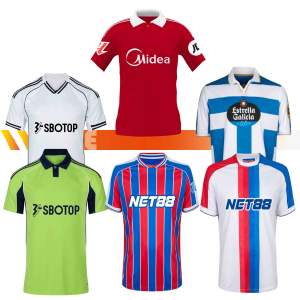 Maßgeschneidertes Fußballtrikot-Set 25-26 Automatisierter Zuschnitt Sublimations-Fußballshorts Namensservice Teams Vereine OEM Fußballbekleidung Pakistanisch - Product Image 1