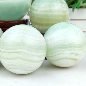 Boule de pierres précieuses de méditation Aqua calcite sphère de calcite des caraïbes pour la décoration de la maison - Product Image 3