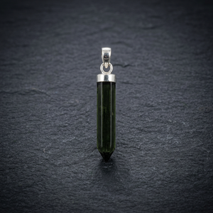 Colgante de Plata de Ley con Moldavita Natural en Bruto, Cristal de Turmalina Negra en Forma de Paz, Alta Calidad, Moderno - Product Image 3