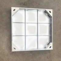 Couvercle de manhole carré en acier inoxydable pour sol extérieur de parc, design invisible, drainage des eaux pluviales perforé