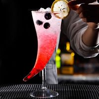 Gobelet de bar en corne de lune moderne créatif verre à vin en verre isolé populaire pour les fêtes Design personnalisé