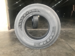Pneus radiaux pour camions lourds ZC Rubber 315/80 R22.5 11r24.5 16 plis, état neuf, pour le Burkina Faso - Product Image 2