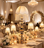 Lampe LED sans fil dorée en métal avec abat-jour à franges pour décoration de mariage, fête ou événement