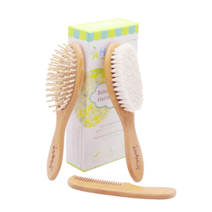 Juego de peine y cepillo de madera al por mayor para bebés, para el cuidado de <span class=keywords><strong>recién</strong></span> <span class=keywords><strong>nacidos</strong></span>, con cerdas de pelo de cabra, cepillo de masaje de madera natural, logotipo personalizado - Product Image 1