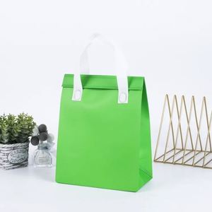 กระเป๋าเก็บความเย็นแบบไม่ทอเคลือบอลูมิเนียมฟอยล์สำหรับขายส่ง พร้อมลายตัวอักษร กระเป๋าบรรจุภัณฑ์แบบไม่ทอ - Product Image 5