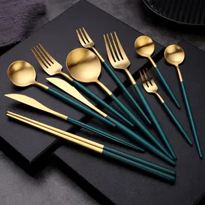 حار بيع أدوات المائدة الطراز البرتغالي فوركس الذهب الأخضر الداكن سكين 304 شوكة فولاذية غير قابلة للصدأ ملعقة مجموعات