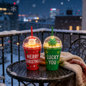 Vaso de Plástico Reutilizable de Pared Simple, Ecológico y de Grado Alimenticio, con Juguete en la Tapa con Función de Luz y Pajita para Fiestas - Product Image 2