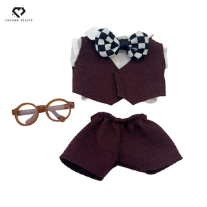 Tiefrote, schwarz-weiß gepunktete Link-Puppen-Kostüm-Plüschpuppe zum Anziehen und Ausstellen mit braunen Rahmenbrillen - Product Image 2