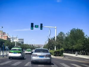 Fabricant chinois de feux de circulation, feux de circulation solaires à 4 voies à vendre - Product Image 4