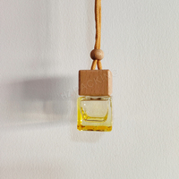 Logo personnalisé 8ml clair forme carrée voiture suspendu diffuseur arôme huile flacon de parfum en verre avec bouchon en bois