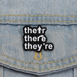 Broches de esmalte de broma De gramática divertida pronombres personales su allí están broche insignia de solapa regalo de joyería para amigos - Product Image 1