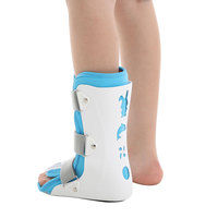 Chaussures de soutien de la cheville pour enfants avec équipement de protection de correction d'inversion pour la fixation de l'articulation de la cheville pour le soin des entorses de la cheville