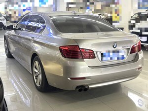 <span class=keywords><strong>BMW</strong></span> 520Li 2017 2.0T Voiture d'<span class=keywords><strong>occasion</strong></span> Conduite à gauche Automatique Essence Berline Intérieur foncé Sièges en cuir Caméra de recul Pour l'exportation - Product Image 3