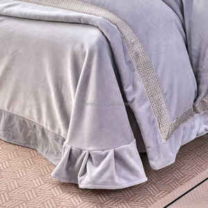 Ensemble de literie personnalisable de style européen et américain en 4 pièces, 1 drap, 2 taies d'oreiller, 1 housse de couette, tissu en velours de lait polyester - Product Image 4