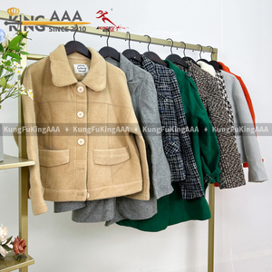 2025年批发二手高品质超等级短款针织冬季时尚百搭女式夹克经典花呢 - Product Image 3