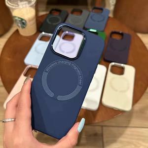 Coque de protection magnétique étanche et antichoc en TPU+PC au design sportif pour iPhone 14/15 Pro, compatible également avec iPhone 13/12 Pro/16 Plus – Couleur unie – Nouveauté très prisée - Product Image 2