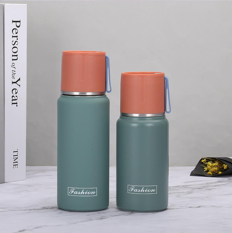 สีเขียวอ่อน