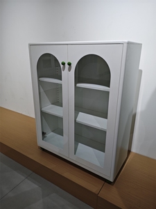 Armoire de rangement en métal avec 2 portes en verre arquées et étagères réglables - Product Image 4