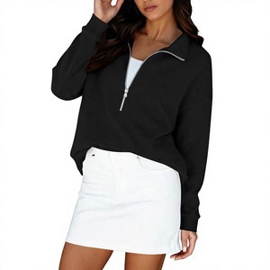 Sudadera de Mujer de Alta Calidad Personalizada en Color Negro con Cierre de Cremallera, Corte Holgado y Cuadrado, Forro Polar de Algodón con Ribetes Inferiores - Product Image 1