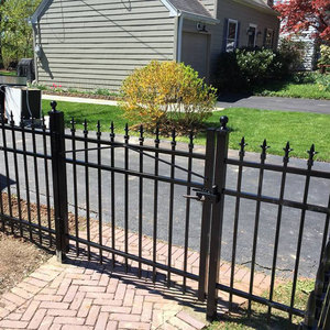 Clôture en métal en fer forgé galvanisé <span class=keywords><strong>pour</strong></span> <span class=keywords><strong>piscine</strong></span> et jardin à domicile personnalisée Panneaux de clôture tubulaires ornementaux en acier noir - Product Image 6