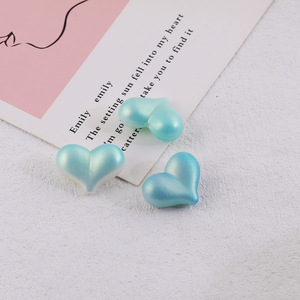 Cuentas acrílicas en forma de corazón, colores aleatorios, para la fabricación de joyería, cuentas sueltas de resina plástica chapada, 10 mm, verano 2024, origen Yiwu - Product Image 4