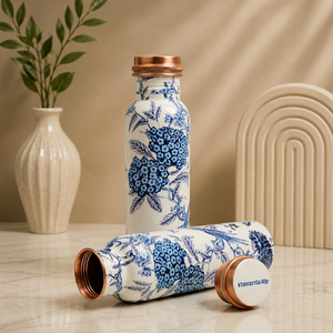 Botella de Agua de Cobre Esmaltada con Diseño Floral Azul y Tapa de Cobre – Botella Artesanal de Diseño Ayurvédico para el Hogar, Oficina y Viajes - Product Image 1