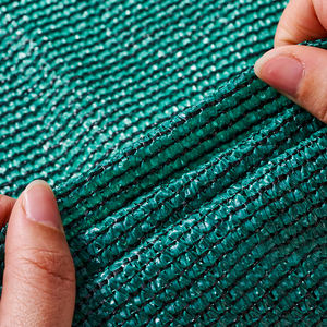 قماش تظليل مستطيل منسوج من البولي إيثيلين عالي الكثافة (HDPE) مقاوم للأشعة فوق البنفسجية، مناسب للحدائق والشرفات والبيوت الزجاجية، بوزن 180 جرام/متر مربع، على شكل لفة. - Product Image 3