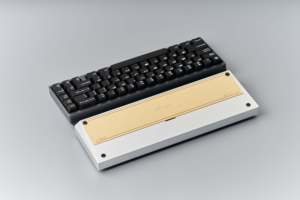 Teclado personalizado Neo65 <span class=keywords><strong>Sonic</strong></span> <span class=keywords><strong>He</strong></span>+ con efecto Hall anodizado morado con interruptor OwLab Nova CNC 6063 de aluminio - Product Image 6